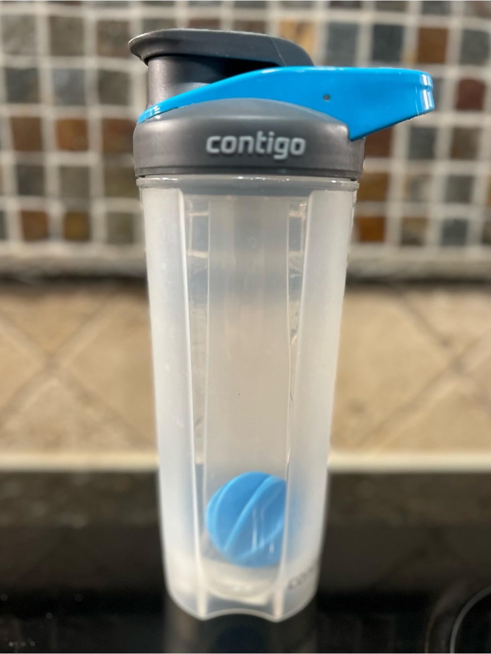 Contigo Shake and Go Fit 28oz Shaker Bottle
Carolina Blue